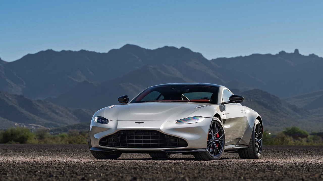 2021 Aston Martin V8 Vantage (2019+) - Image 4 of 31