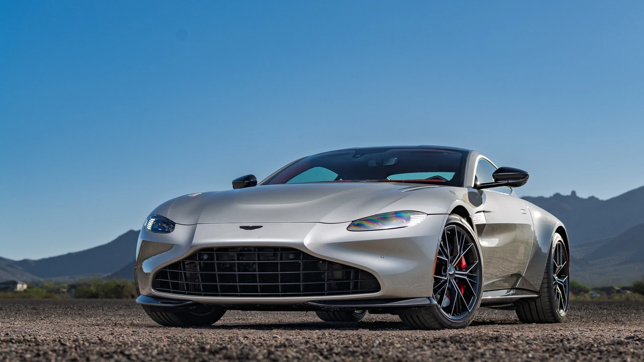 2021 Aston Martin V8 Vantage (2019+) - Image 5 of 31