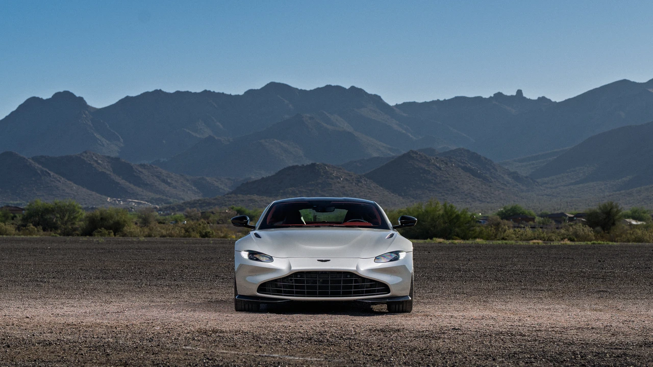 2021 Aston Martin V8 Vantage (2019+) - Image 6 of 31