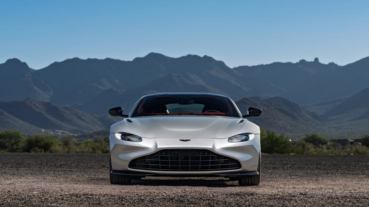 2021 Aston Martin V8 Vantage (2019+) - Image 7 of 31
