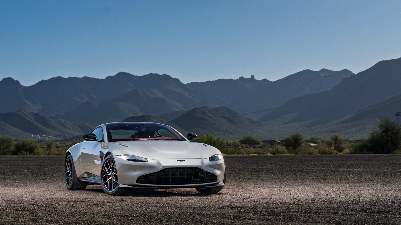 2021 Aston Martin V8 Vantage (2019+) - Image 9 of 31