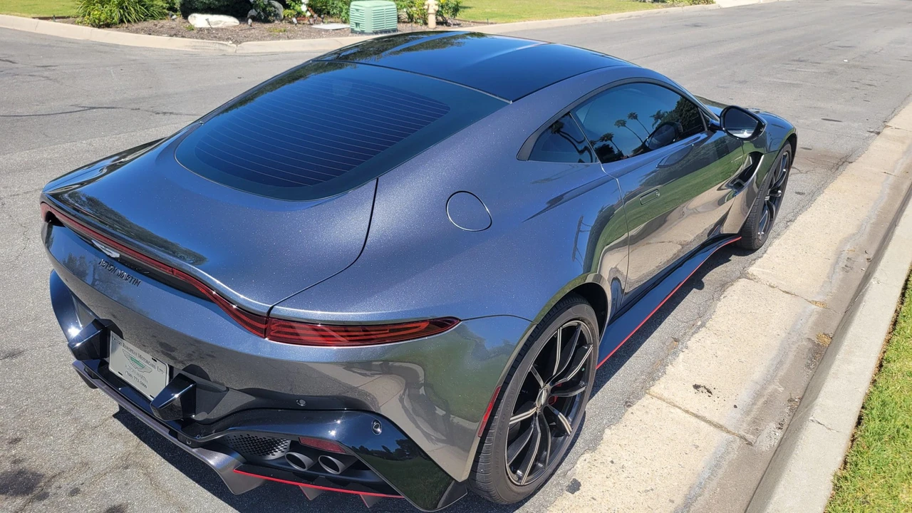 2021 Aston Martin V8 Vantage (2019+) - Image 9 of 31