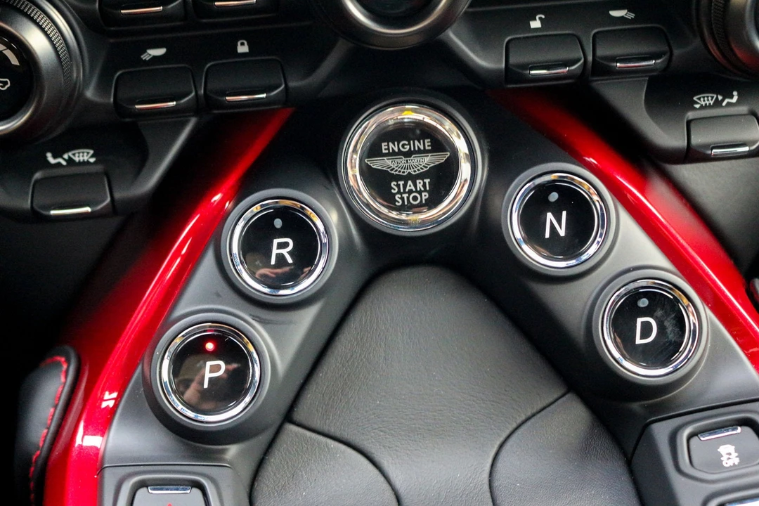 2021 Aston Martin V8 Vantage (2019+) - Image 24 of 31
