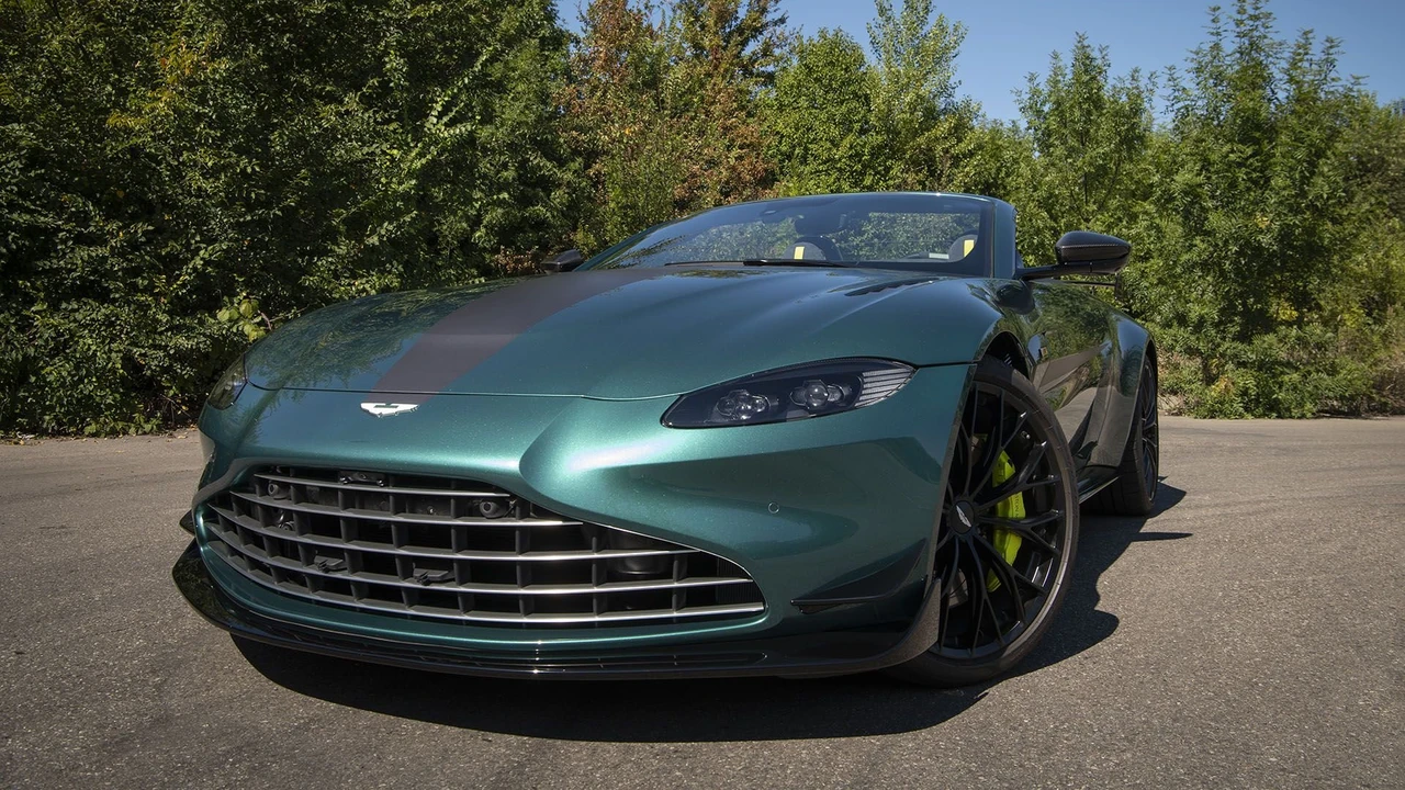 2021 Aston Martin V8 Vantage (2019+) - Image 9 of 31