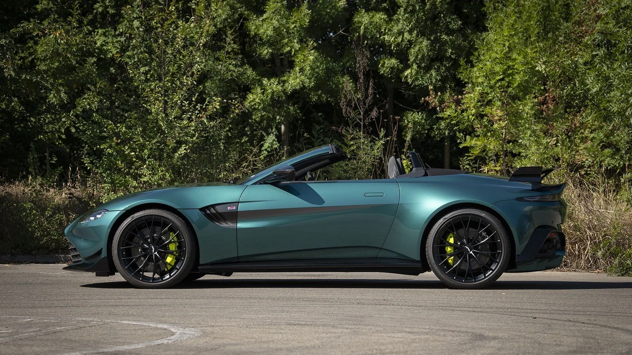 2021 Aston Martin V8 Vantage (2019+) - Image 4 of 31