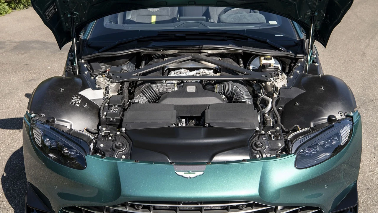 2021 Aston Martin V8 Vantage (2019+) - Image 11 of 31