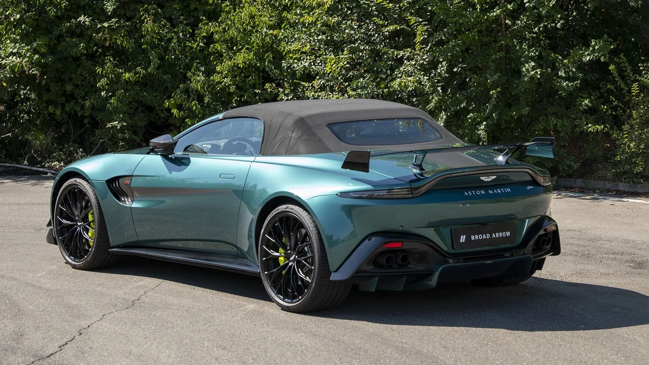 2021 Aston Martin V8 Vantage (2019+) - Image 10 of 31