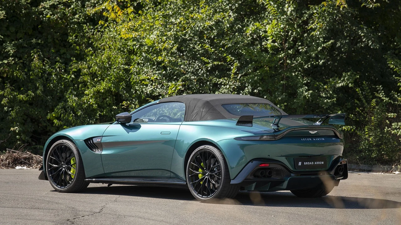 2021 Aston Martin V8 Vantage (2019+) - Image 8 of 31