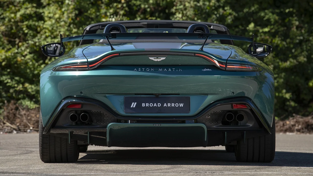 2021 Aston Martin V8 Vantage (2019+) - Image 2 of 31