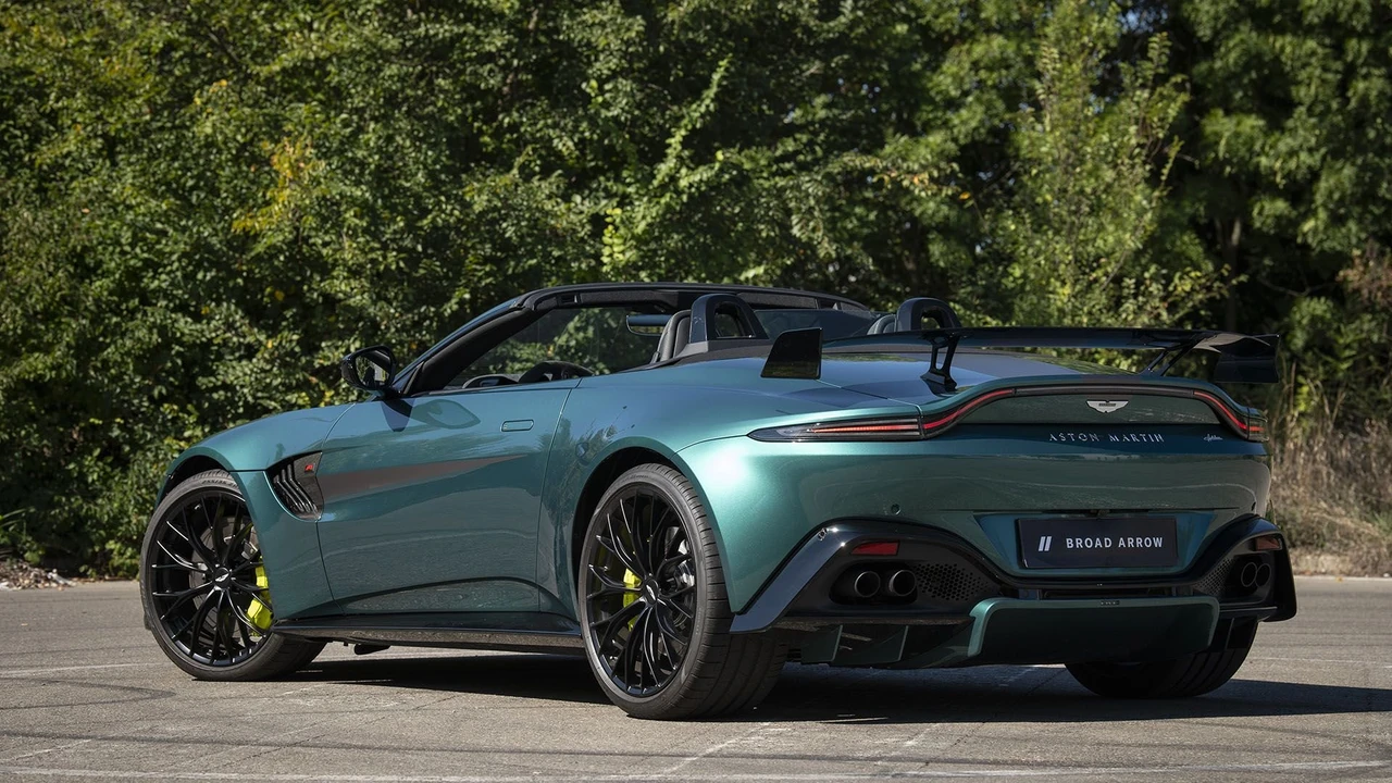 2021 Aston Martin V8 Vantage (2019+) - Image 3 of 31
