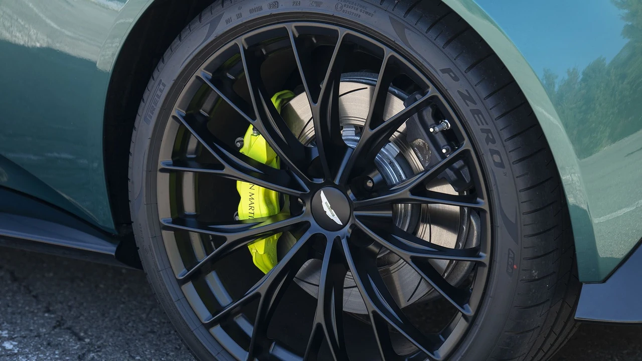 2021 Aston Martin V8 Vantage (2019+) - Image 20 of 31