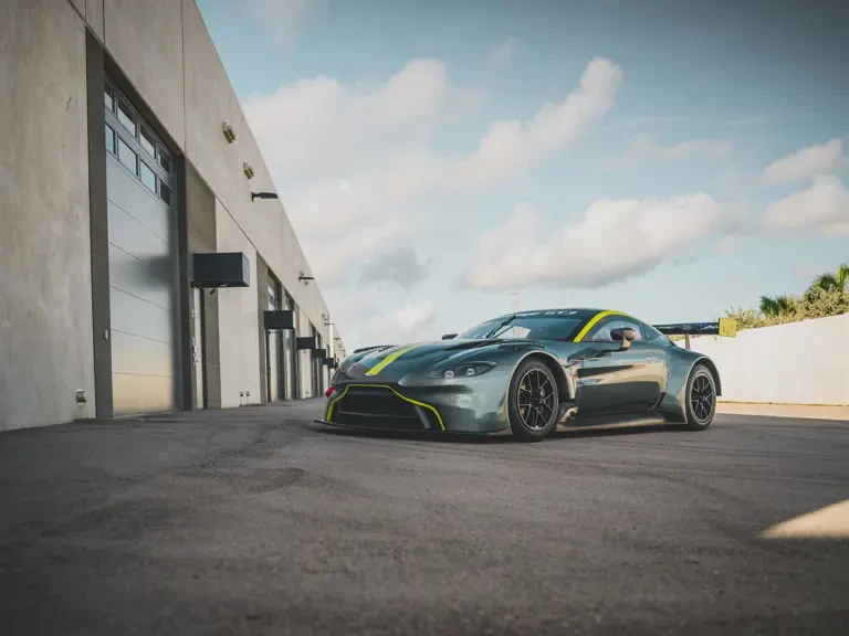 2021 Aston Martin Vantage - Image 8 of 31