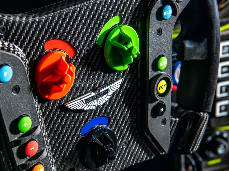 2021 Aston Martin Vantage - Image 28 of 31