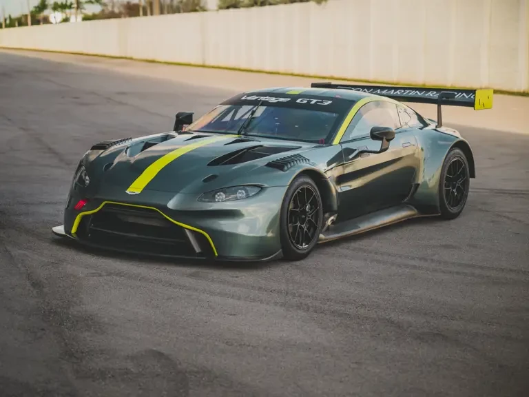 2021 Aston Martin Vantage - Image 2 of 31