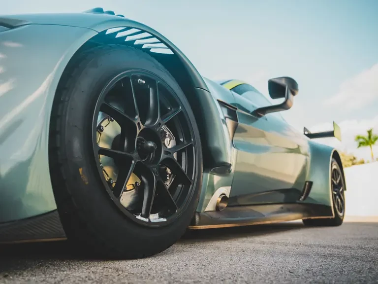 2021 Aston Martin Vantage - Image 15 of 31
