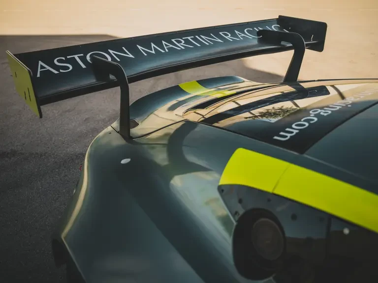 2021 Aston Martin Vantage - Image 24 of 31