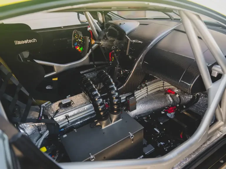 2021 Aston Martin Vantage - Image 28 of 31
