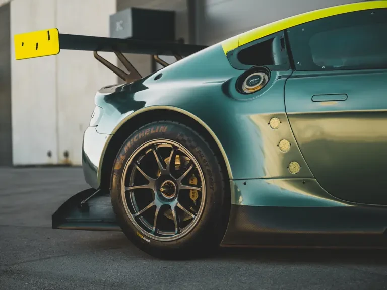 2021 Aston Martin Vantage - Image 12 of 31