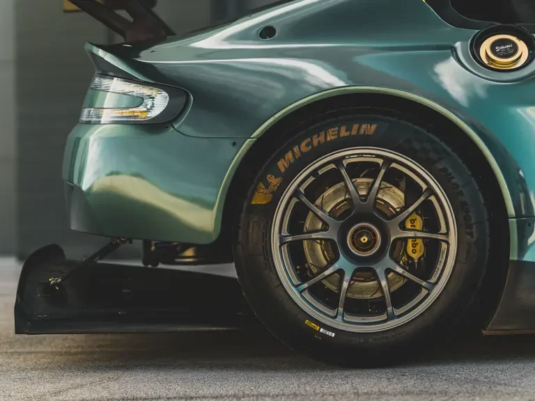2021 Aston Martin Vantage - Image 24 of 31