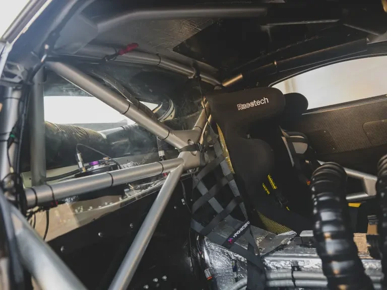 2021 Aston Martin Vantage - Image 29 of 31