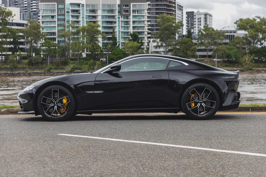 2021 Aston Martin V8 Vantage (2019+) - Image 9 of 31