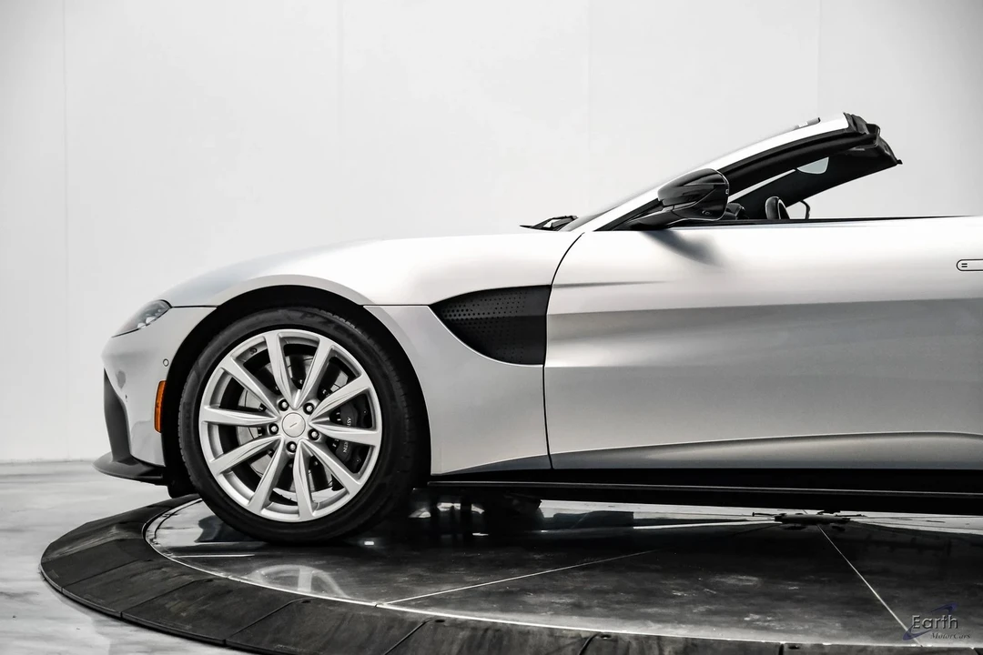 2021 Aston Martin V8 Vantage (2019+) - Image 9 of 12