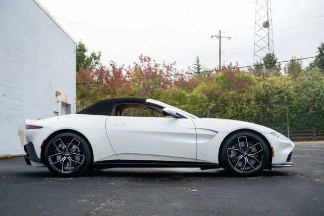 2021 Aston Martin V8 Vantage (2019+) - Image 9 of 21