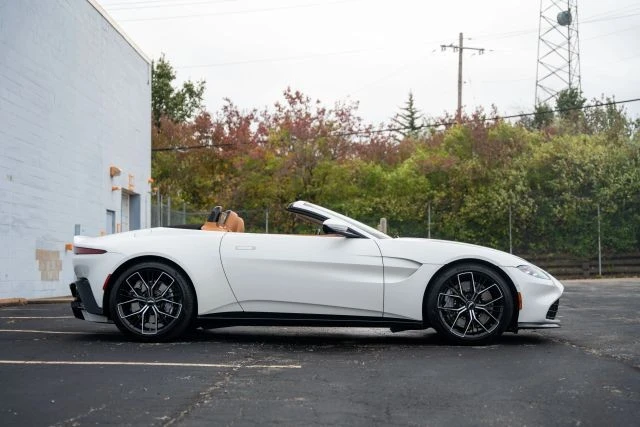 2021 Aston Martin V8 Vantage (2019+) - Image 16 of 21