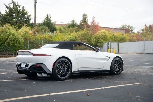2021 Aston Martin V8 Vantage (2019+) - Image 4 of 21