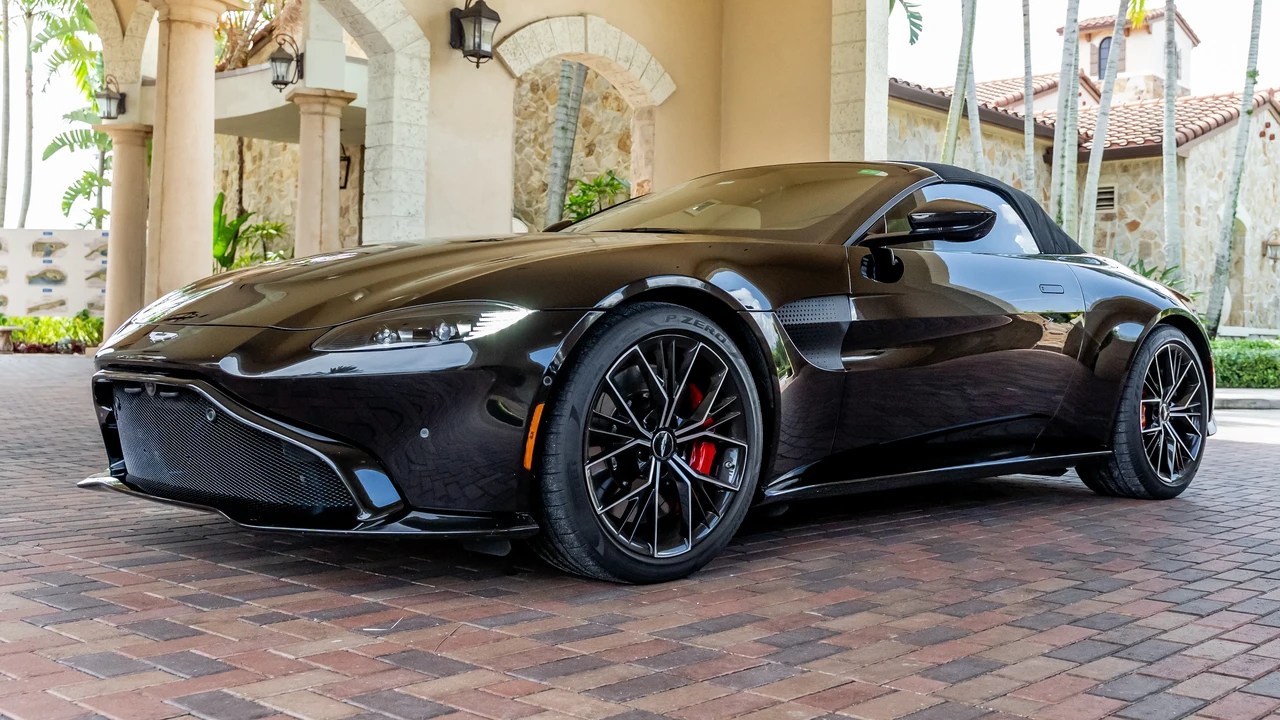 2021 Aston Martin V8 Vantage (2019+) - Image 17 of 31