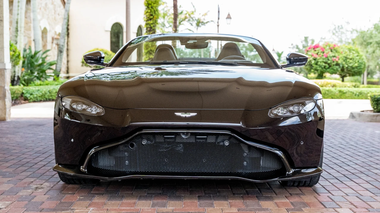 2021 Aston Martin V8 Vantage (2019+) - Image 2 of 31