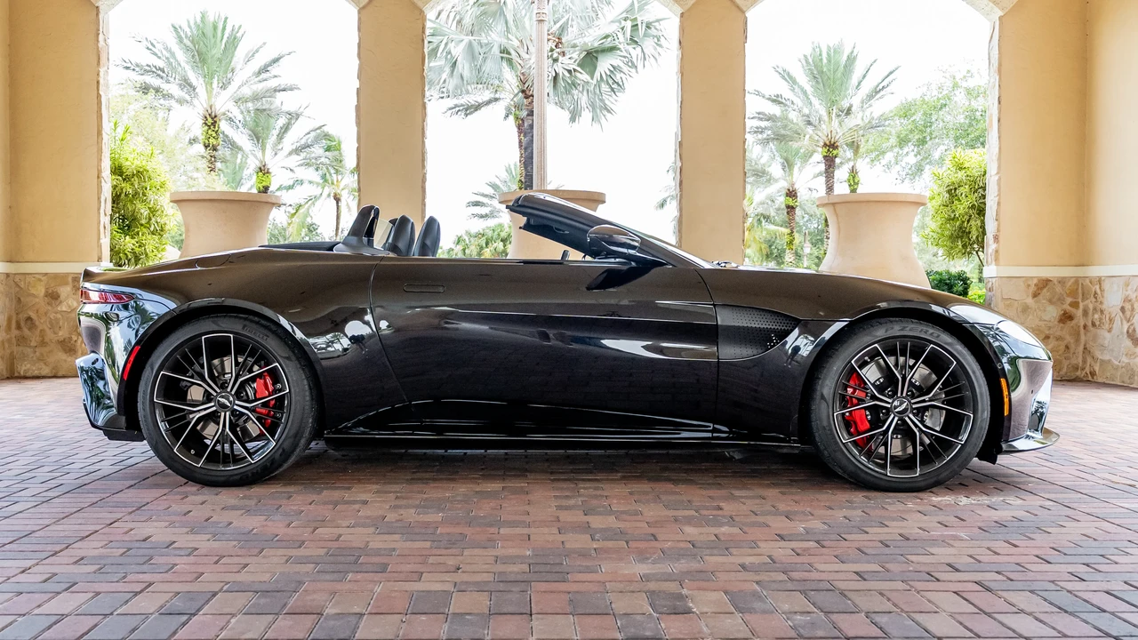 2021 Aston Martin V8 Vantage (2019+) - Image 4 of 31