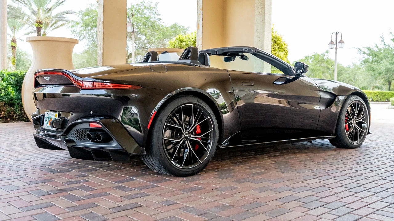 2021 Aston Martin V8 Vantage (2019+) - Image 5 of 31