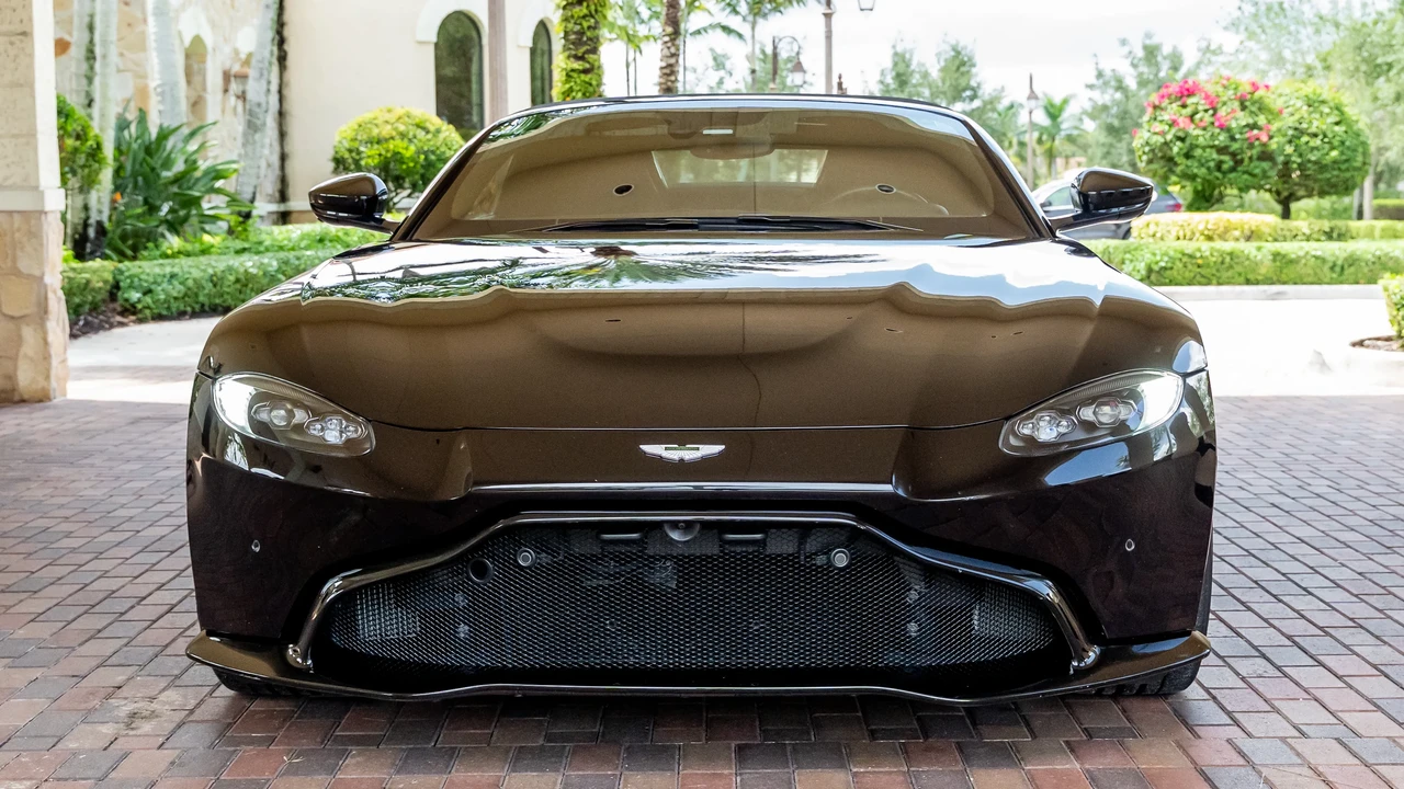 2021 Aston Martin V8 Vantage (2019+) - Image 10 of 31