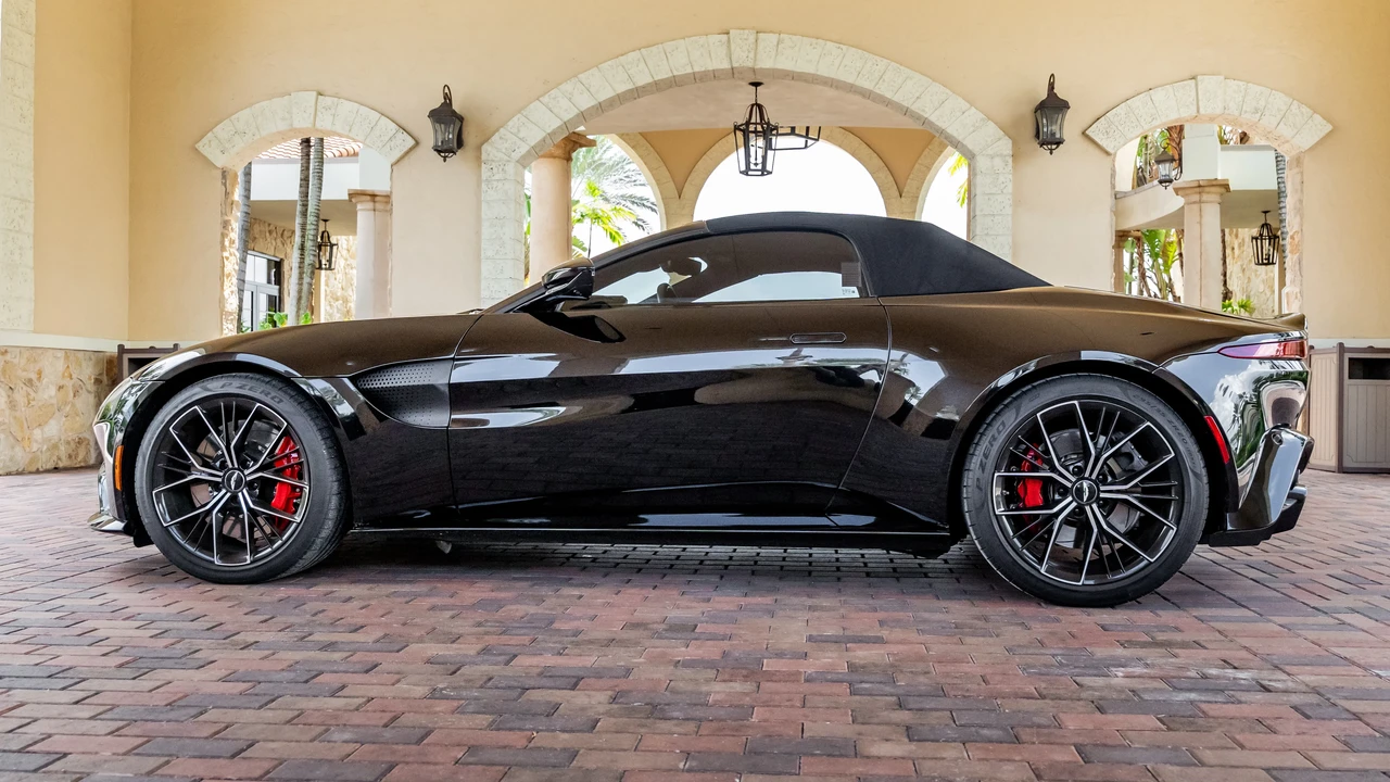 2021 Aston Martin V8 Vantage (2019+) - Image 16 of 31