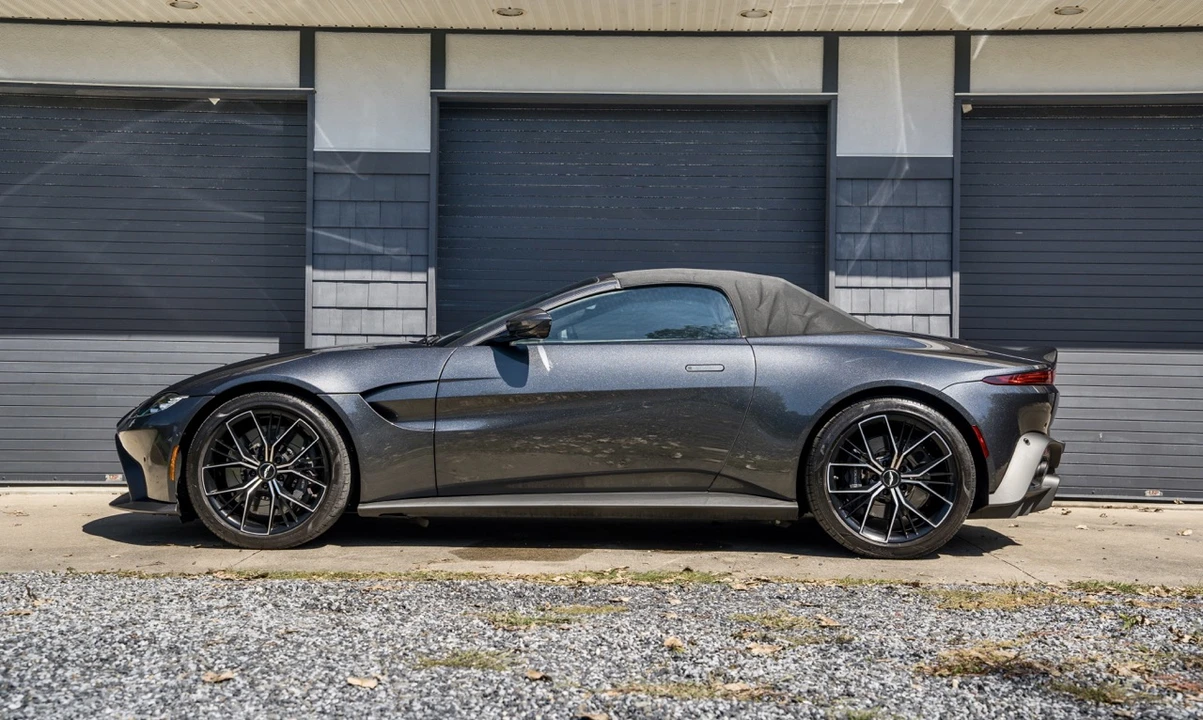 2021 Aston Martin V8 Vantage (2019+) - Image 3 of 31