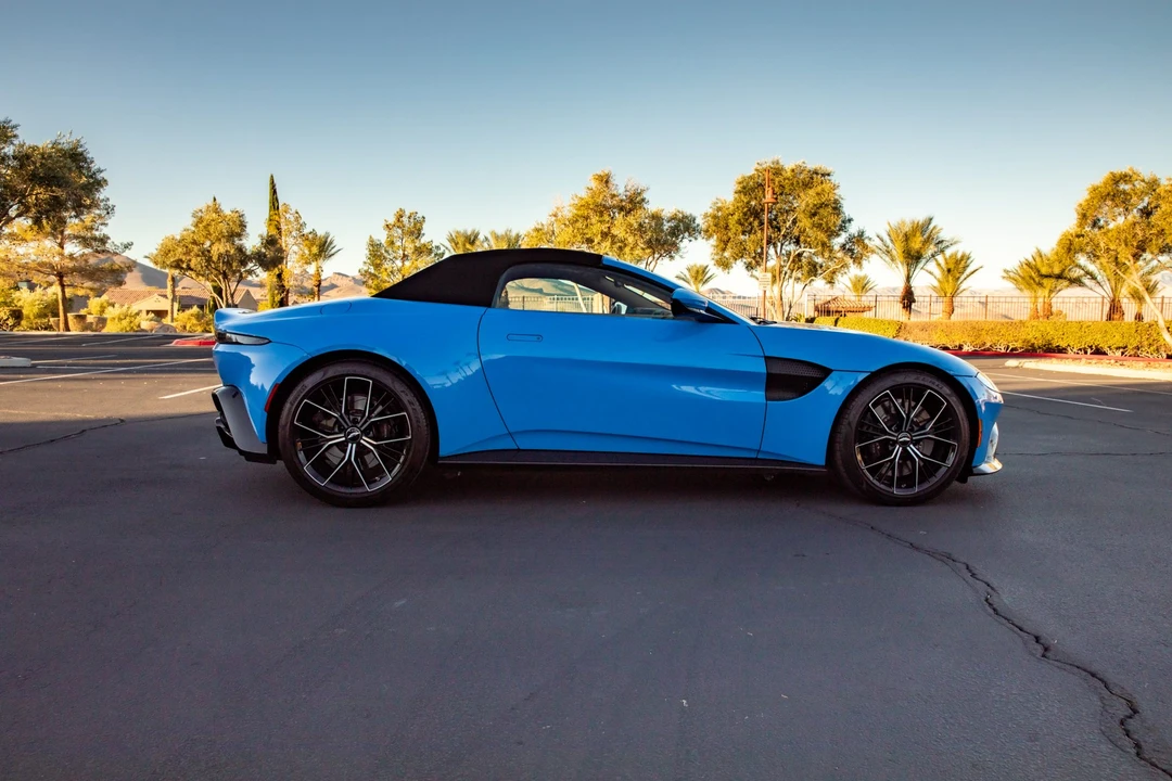 2021 Aston Martin V8 Vantage (2019+) - Image 17 of 31