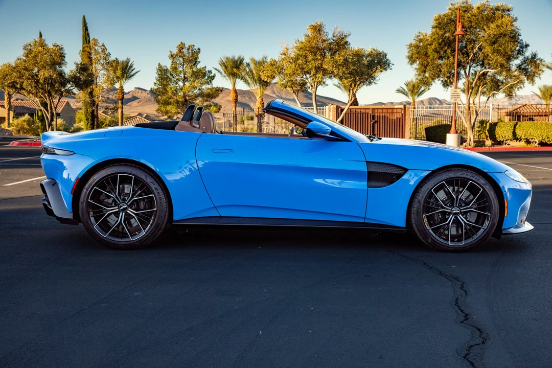 2021 Aston Martin V8 Vantage (2019+) - Image 8 of 31