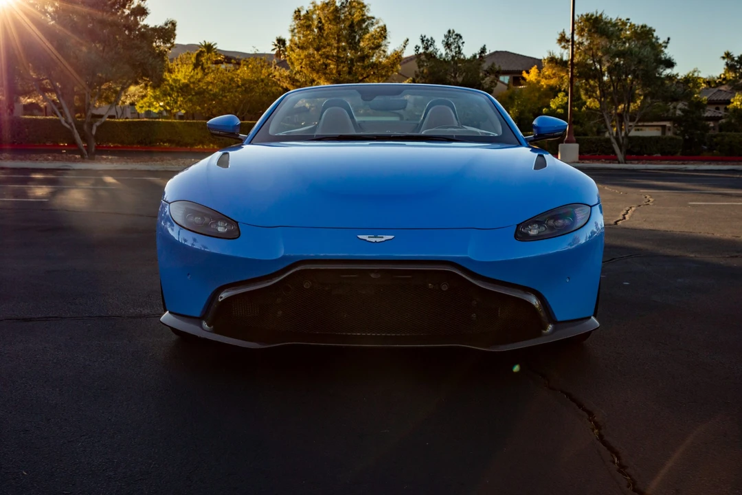 2021 Aston Martin V8 Vantage (2019+) - Image 2 of 31