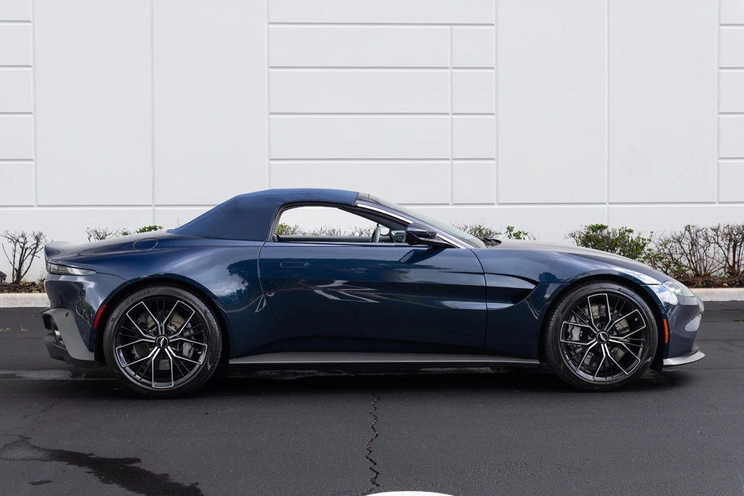 2021 Aston Martin V8 Vantage (2019+) - Image 7 of 31