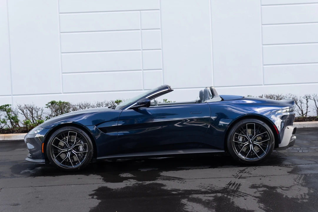 2021 Aston Martin V8 Vantage (2019+) - Image 3 of 31