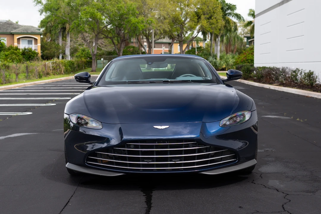 2021 Aston Martin V8 Vantage (2019+) - Image 9 of 31