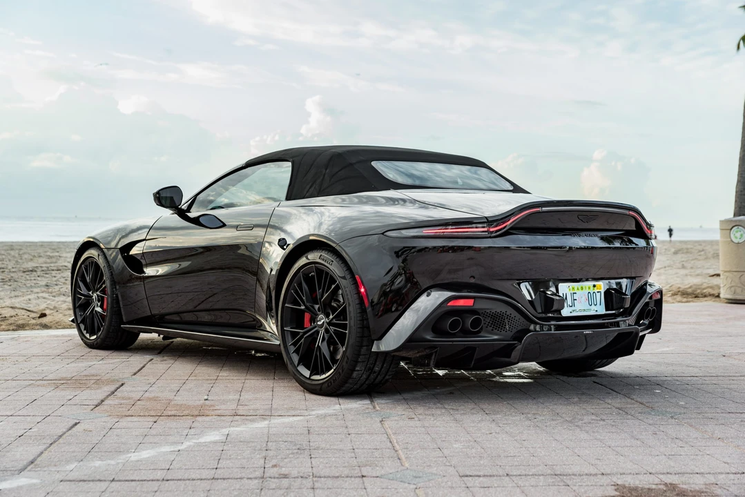 2021 Aston Martin V8 Vantage (2019+) - Image 13 of 31