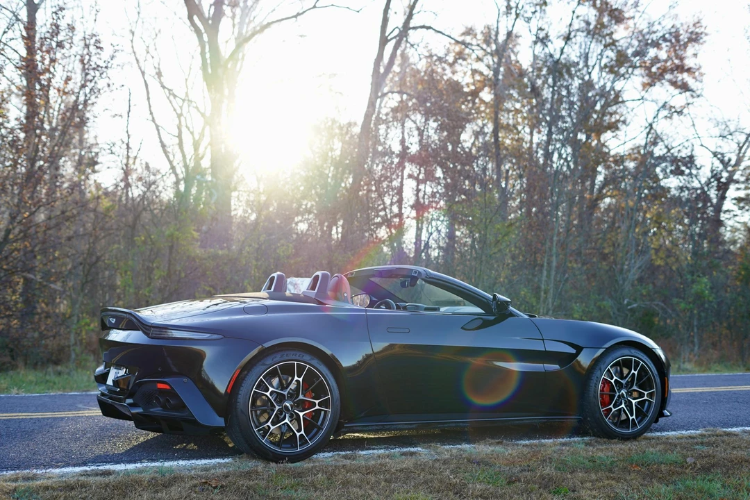 2021 Aston Martin V8 Vantage (2019+) - Image 13 of 31