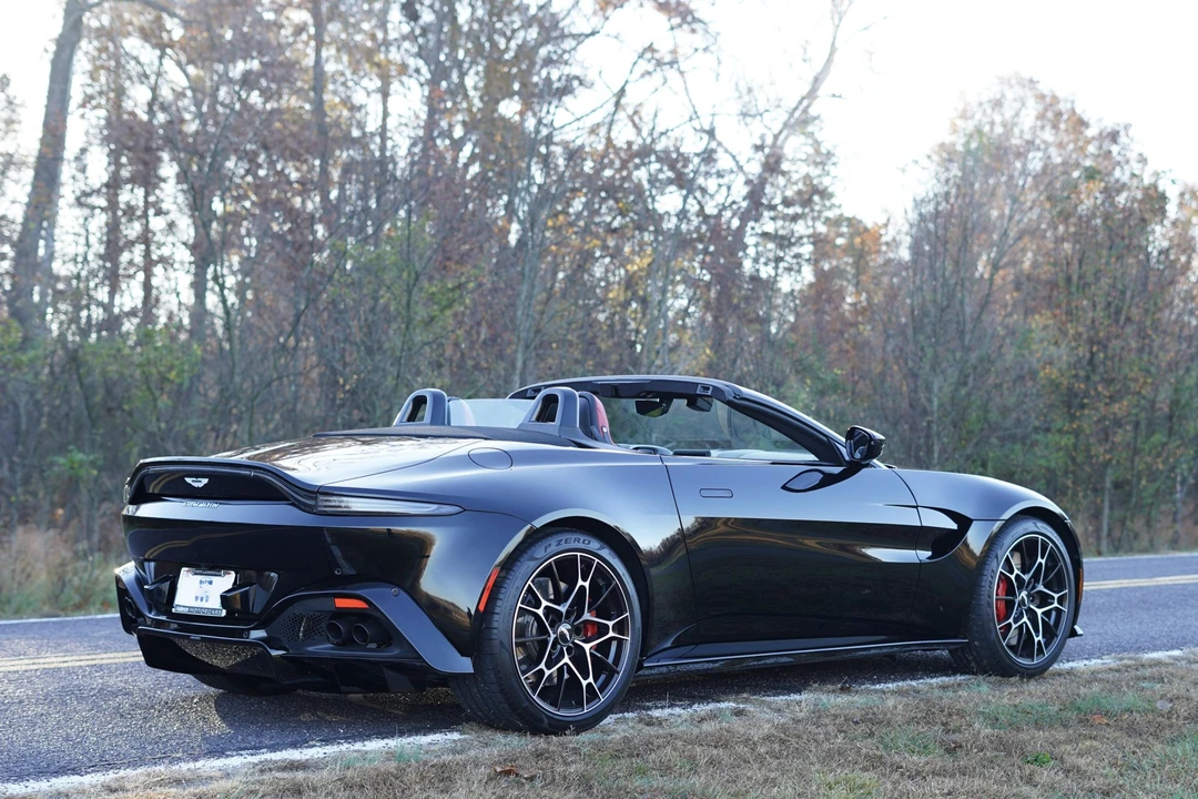2021 Aston Martin V8 Vantage (2019+) - Image 12 of 31