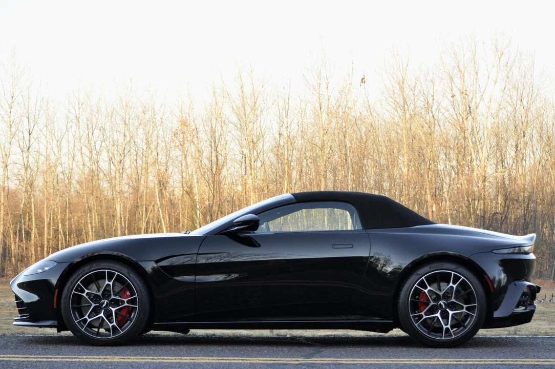 2021 Aston Martin V8 Vantage (2019+) - Image 25 of 31