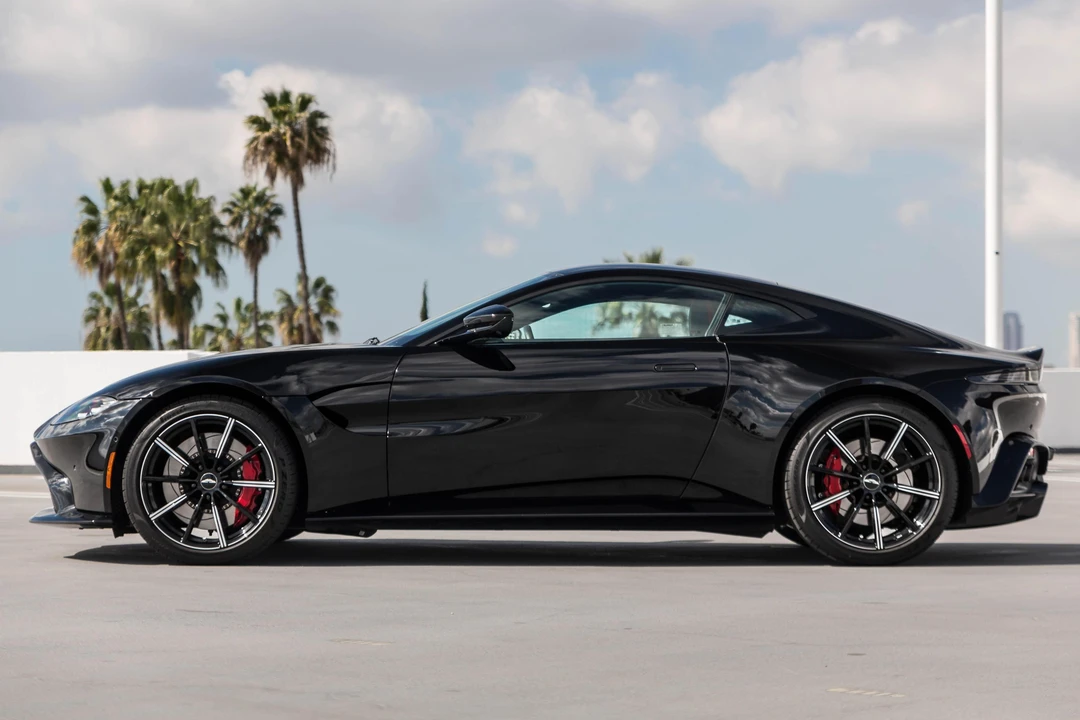 2021 Aston Martin V8 Vantage (2019+) - Image 3 of 31