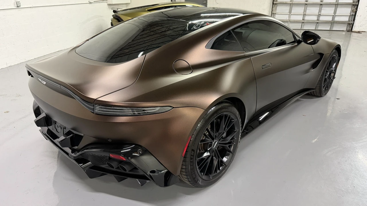 2021 Aston Martin V8 Vantage (2019+) - Image 12 of 21