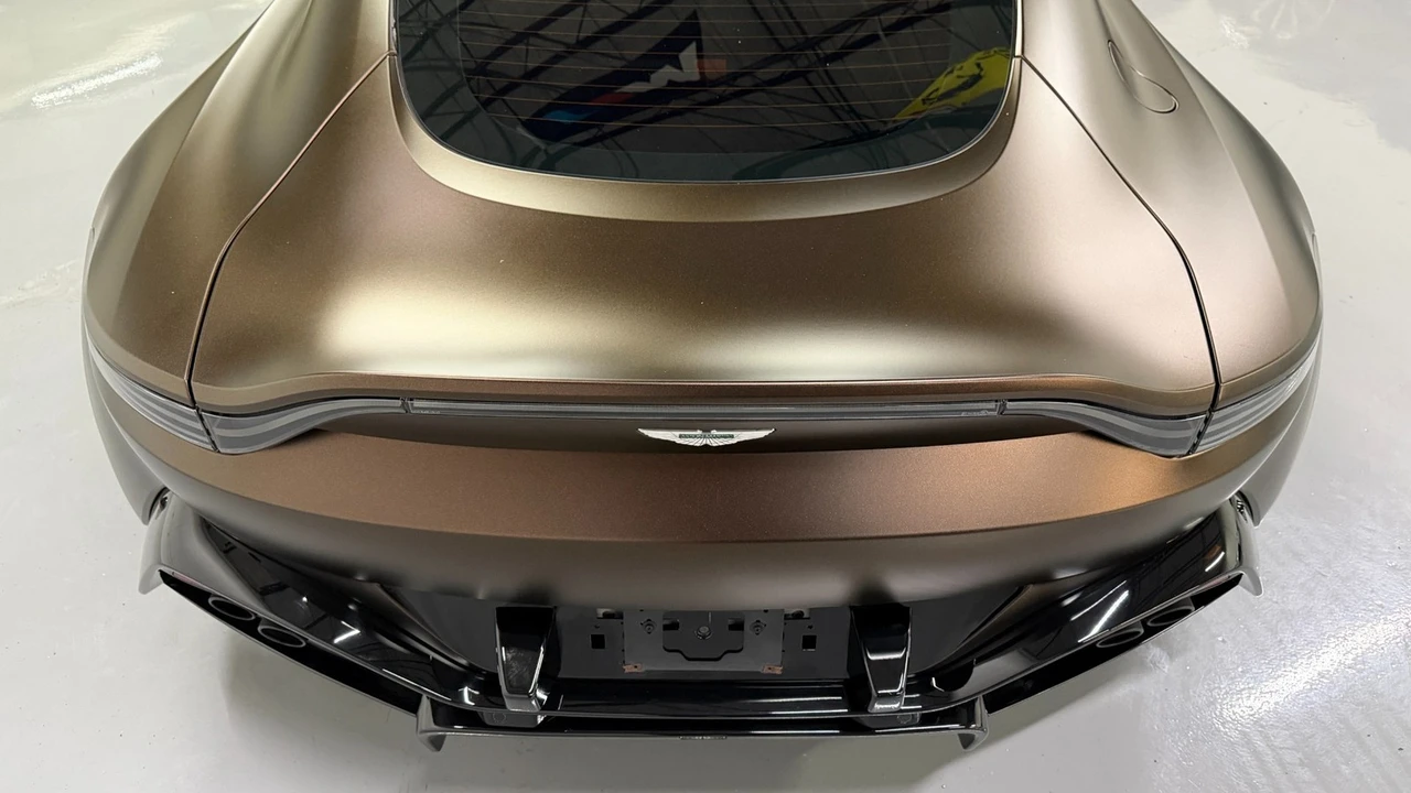 2021 Aston Martin V8 Vantage (2019+) - Image 14 of 21