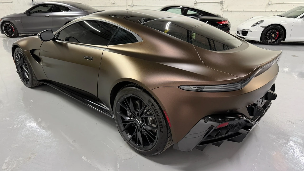 2021 Aston Martin V8 Vantage (2019+) - Image 16 of 21